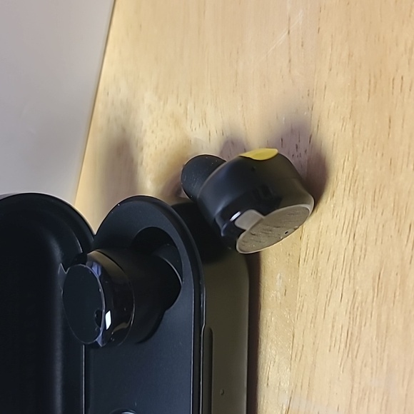 TOZO T12 True wireless stereo ear buds - Picture 6 of 7